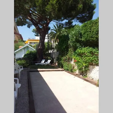 Oasis Vue Avec 4 Piscine Jardin Villa